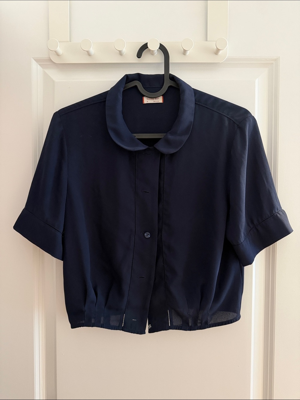 Aritzia Cropped Navy Short-Sleeve Button-Down Blouse with Peter Collar